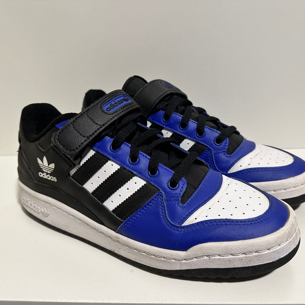 Adidas Forum low Black, Blue, and White🔥